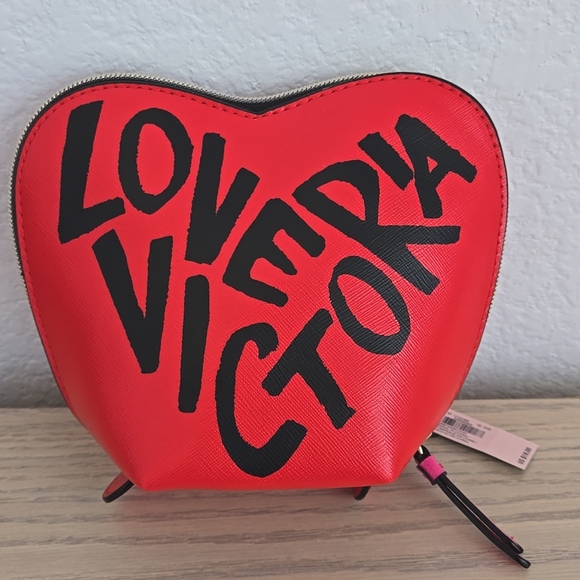 Victoria's Secret Pink and Red Heart Makeup bag - nwt - Picture 2 of 5